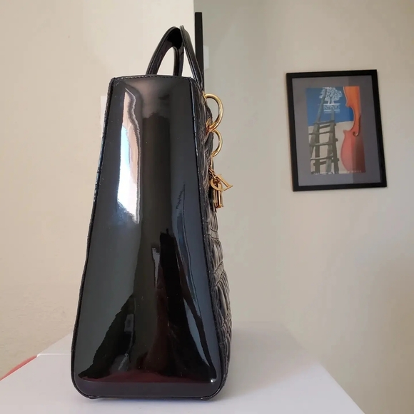 Lady Dior black patent gold hardware large bag - Picture 6 of 12